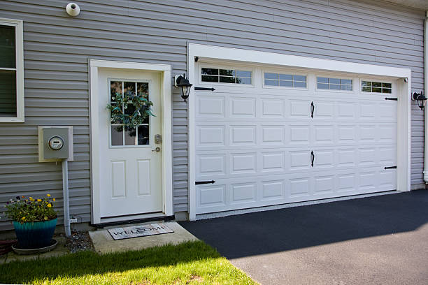 24/7 Emergency Garage Door Panel Replacement experts in French Island, WI